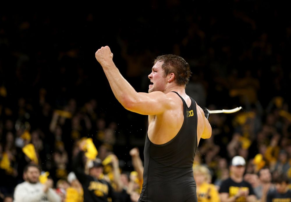 Iowa’s Jacob Warner wrestles Penn State’s Shakur Rasheed at 197 pounds Friday, January 31, 2020 at Carver-Hawkeye Arena. Warner won the match 4-2. (Brian Ray/hawkeyesports.com)