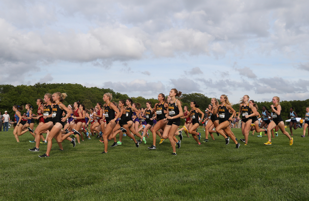 The Iowa Hawkeyes during the Hawkeye Invitational Friday, August 31, 2018 at the Ashton Cross Country Course. (Brian Ray/hawkeyesports.com)