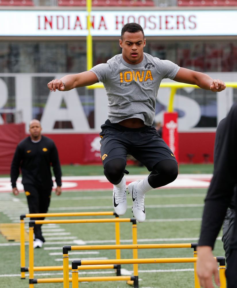 Iowa Hawkeyes tight end Noah Fant (87) against the Indiana Hoosiers Saturday, October 13, 2018 at Memorial Stadium, in Bloomington, Ind. (Brian Ray/hawkeyesports.com)