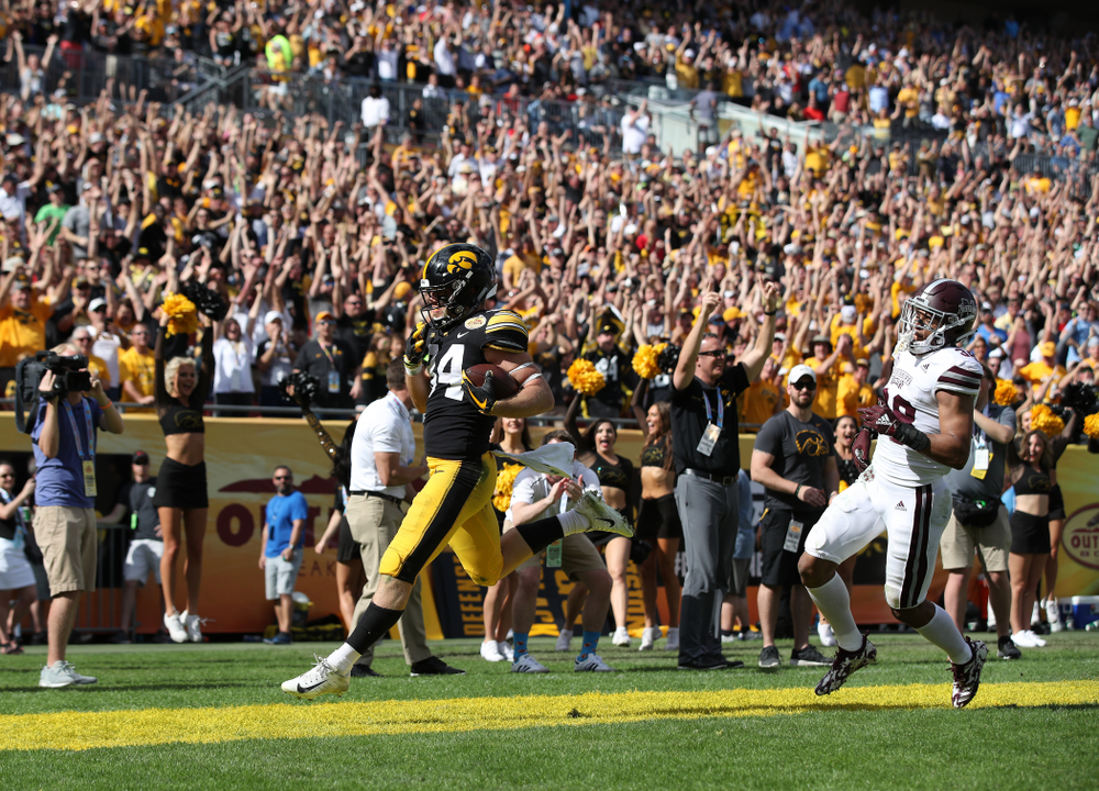 Iowa Hawkeyes wide receiver Nick Easley (84) during their Outback Bowl Tuesday, January 1, 2019 at Raymond James Stadium in Tampa, FL. (Brian Ray/hawkeyesports.com)
