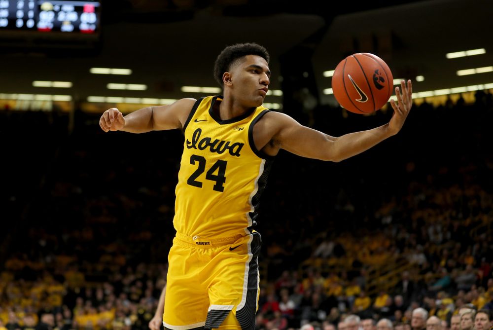 Iowa Hawkeyes guard Nicolas Hobbs (24) against the Nebraska Cornhuskers Saturday, February 8, 2020 at Carver-Hawkeye Arena. (Brian Ray/hawkeyesports.com)