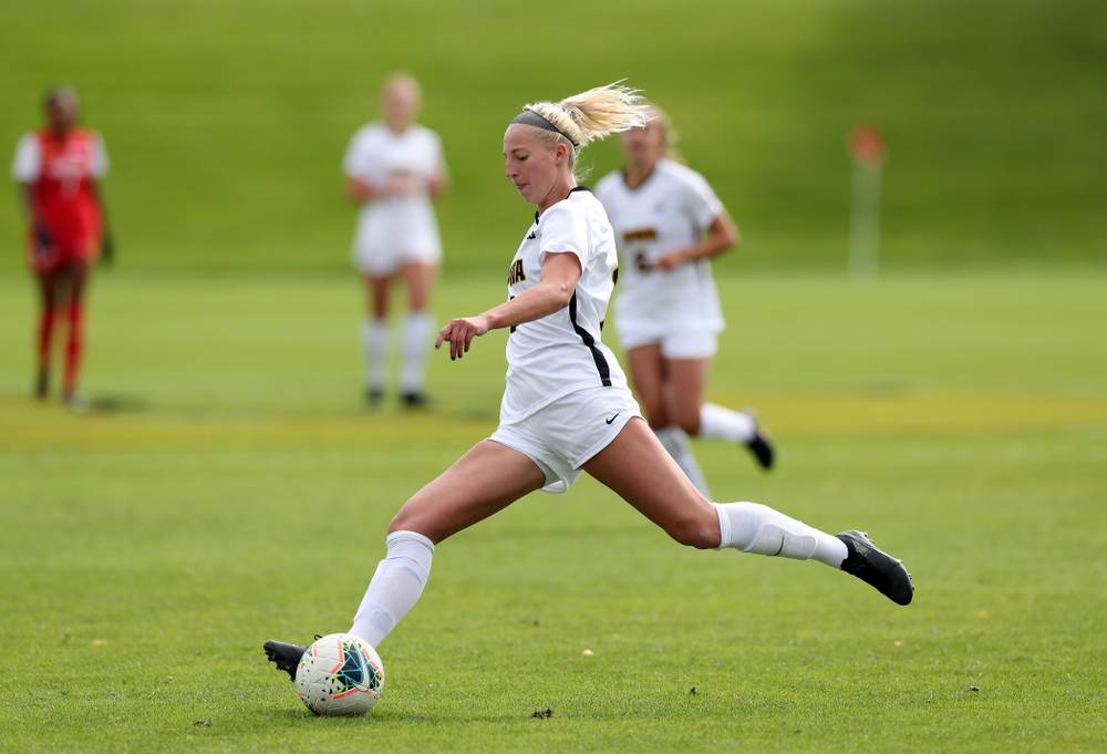 Iowa Hawkeyes defender Samantha Cary (9) against the Maryland Terrapins Sunday, October 13, 2019 on senior day. (Brian Ray/hawkeyesports.com)