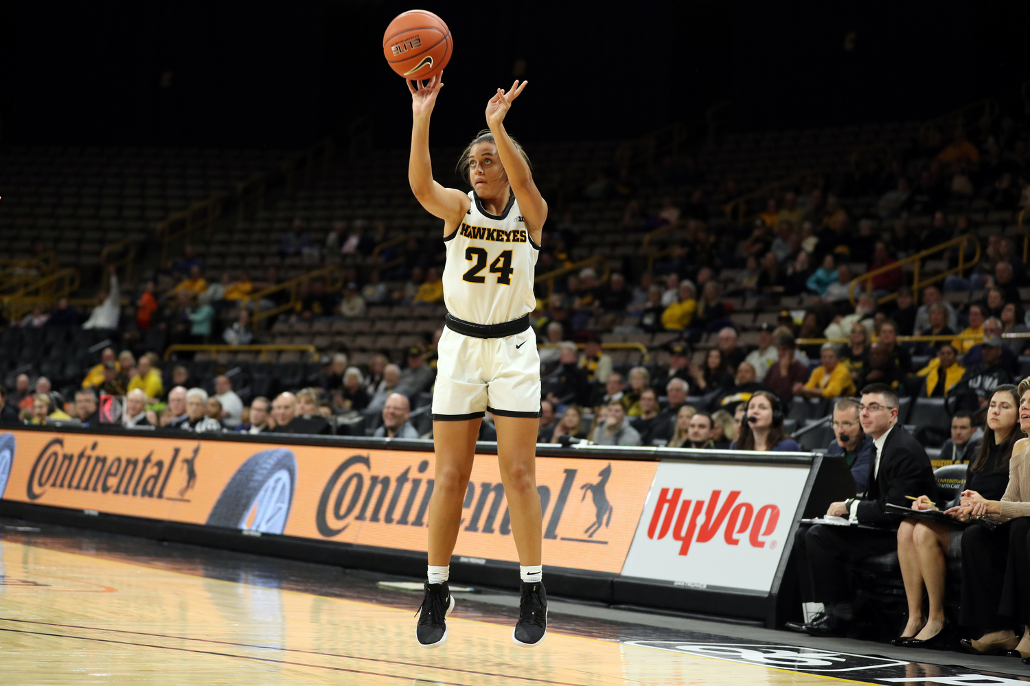 Wbb Iowa 85 Fau 53 University Of Iowa Athletics