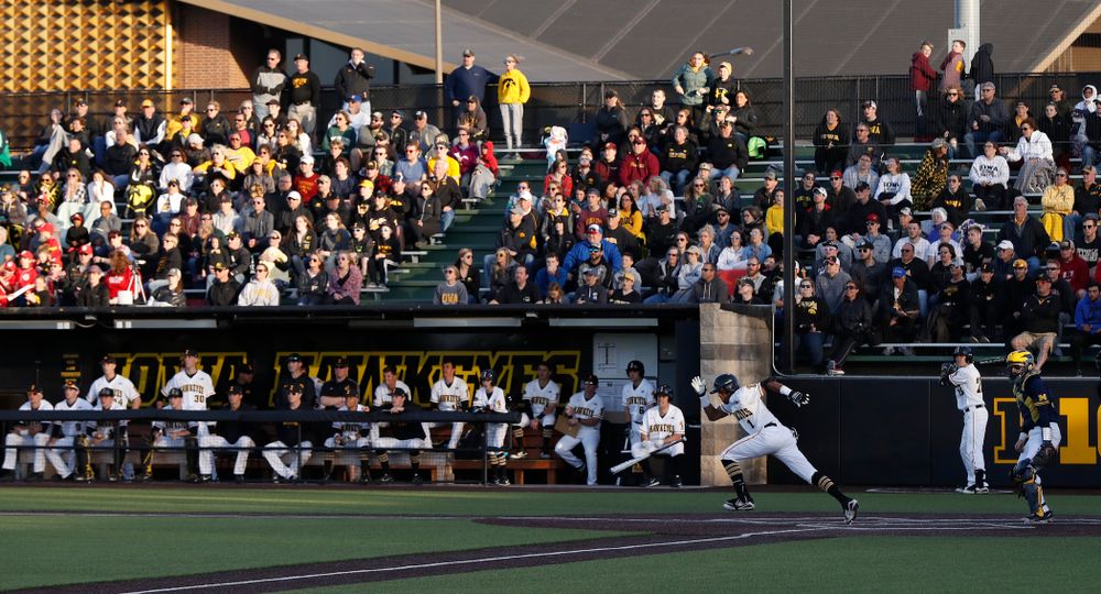 Iowa Hawkeyes third baseman Lorenzo Elion (1) against the Michigan Wolverines Friday, April 27, 2018 at Duane Banks Field in Iowa City. (Brian Ray/hawkeyesports.com)