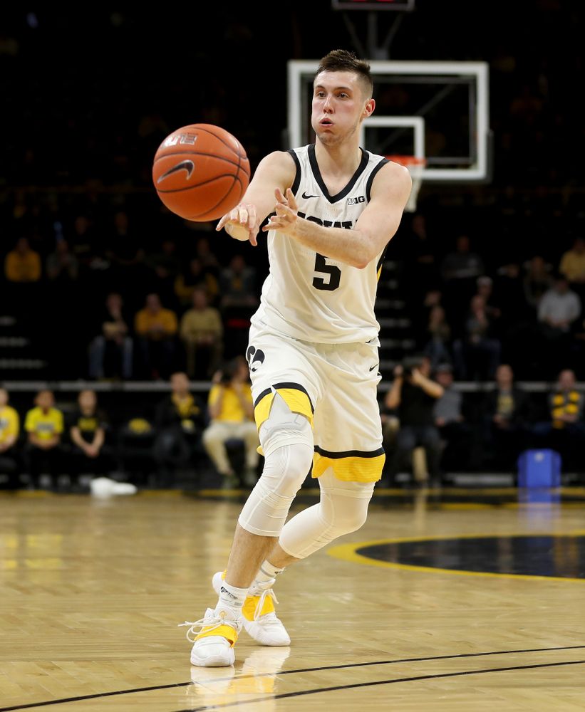 Iowa Hawkeyes guard CJ Fredrick (5) against the Michigan Wolverines Friday, January 17, 2020 at Carver-Hawkeye Arena. (Brian Ray/hawkeyesports.com)