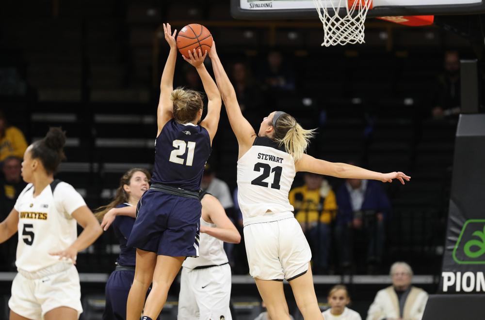 Iowa Hawkeyes forward Hannah Stewart (21) blocks a shot against Oral Roberts University Friday, November 9, 2018 at Carver-Hawkeye Arena. (Brian Ray/hawkeyesports.com)