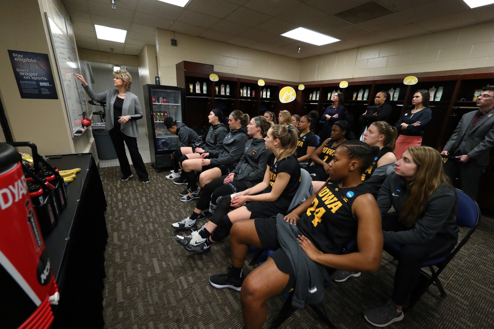 Iowa Hawkeyes head coach Lisa Bluder in the regional final against the Baylor Lady Bears in the 2019 NCAA Women's College Basketball Tournament Monday, April 1, 2019 at Greensboro Coliseum in Greensboro, NC.(Brian Ray/hawkeyesports.com)