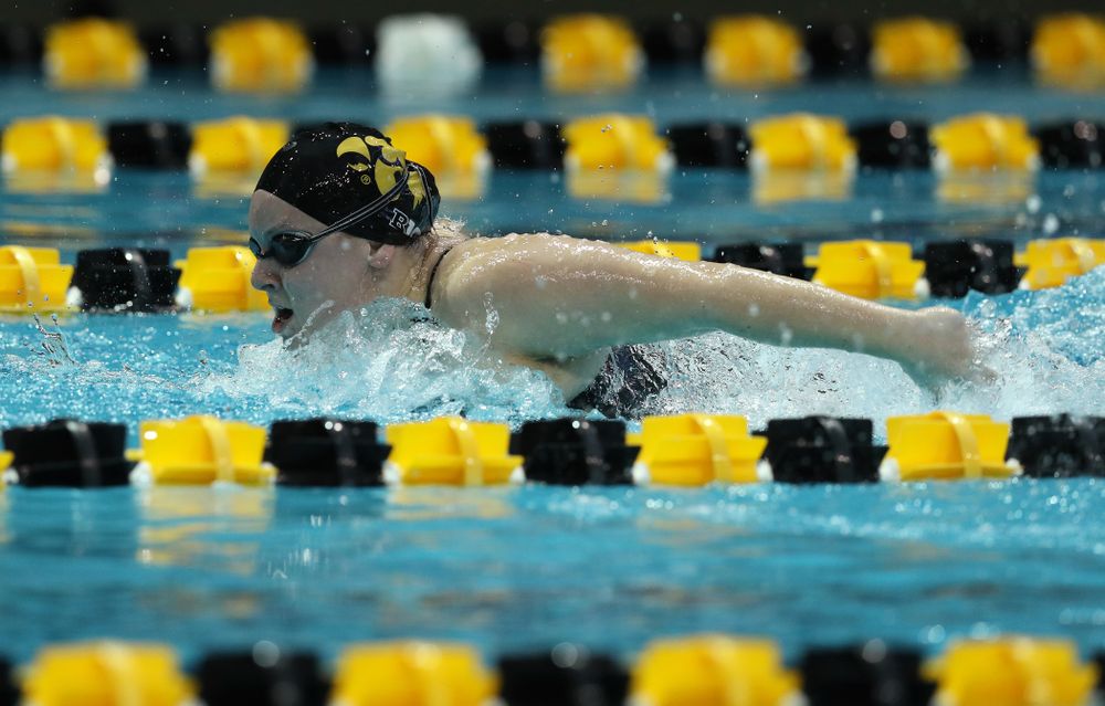 Iowa's Natalie McGovern swims the 200 yard Individual Medley Thursday, November 15, 2018 during the 2018 Hawkeye Invitational at the Campus Recreation and Wellness Center. (Brian Ray/hawkeyesports.com)