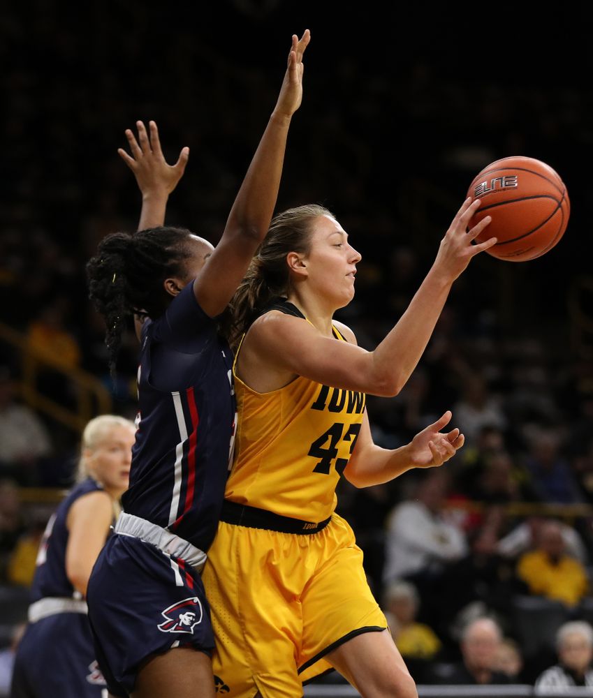 Iowa Hawkeyes forward Amanda Ollinger (43) against the Robert Morris Colonials Sunday, December 2, 2018 at Carver-Hawkeye Arena. (Brian Ray/hawkeyesports.com)