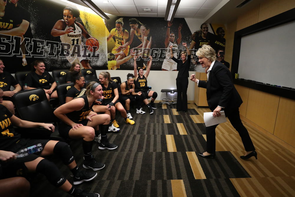 Iowa Hawkeyes head coach Lisa Bluder against the Iowa State Cyclones in the Iowa Corn Cy-Hawk Series Wednesday, December 5, 2018 at Carver-Hawkeye Arena. (Brian Ray/hawkeyesports.com)
