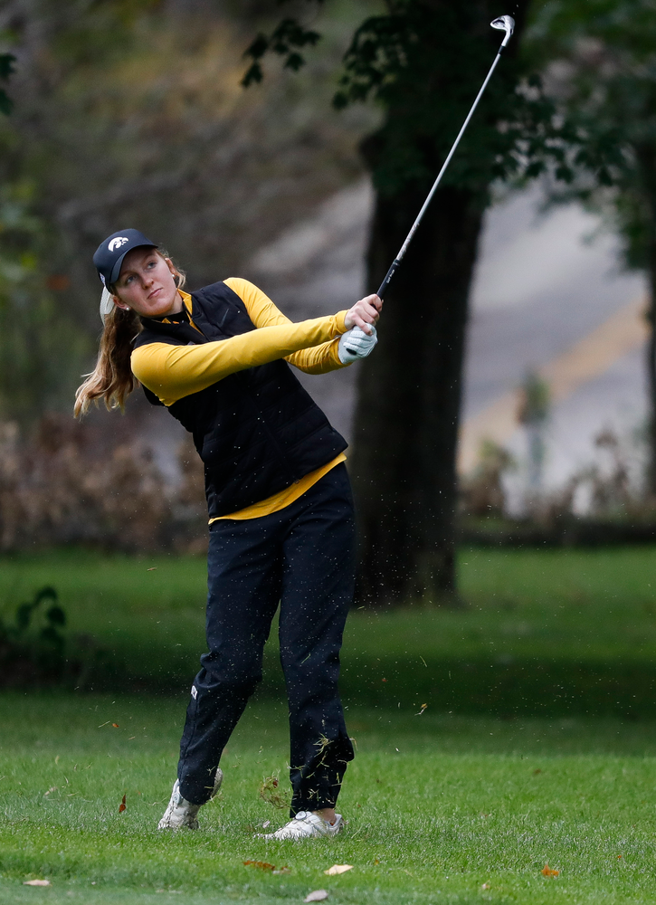 Iowa's Annalee Dannegger hits an approach shot during the Diane Thomason Invitational at Finkbine Golf Course on September 29, 2018. (Tork Mason/hawkeyesports.com)
