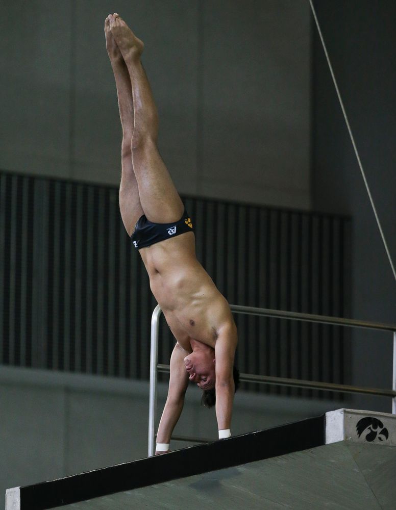 Iowa's Jonatan Posligua competes in the platform diving competition during the third day of the Hawkeye Invitational at the Campus Recreation and Wellness Center on November 17, 2018. (Tork Mason/hawkeyesports.com)