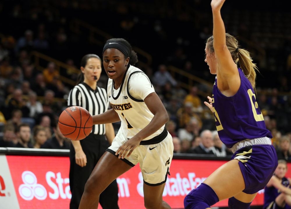 Iowa Hawkeyes guard Tomi Taiwo (1) against North Alabama Thursday, November 14, 2019 at Carver-Hawkeye Arena. (Brian Ray/hawkeyesports.com)