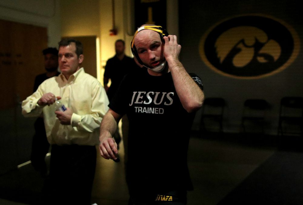 Iowa’s Alex Marinelli wrestles Penn State’s Vincenzo Joseph at 165 pounds Friday, January 31, 2020 at Carver-Hawkeye Arena. (Brian Ray/hawkeyesports.com)