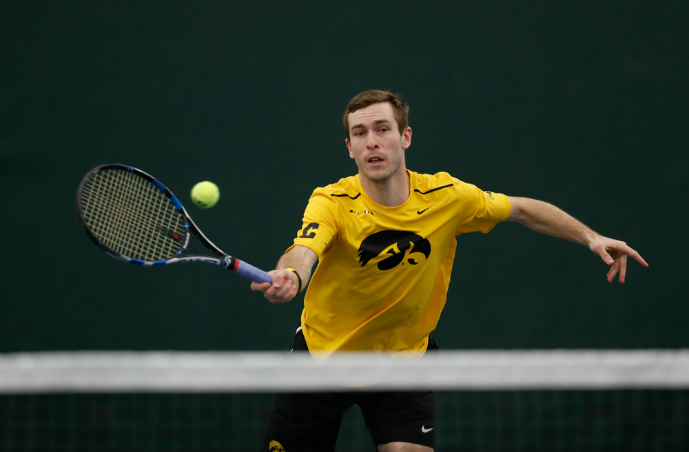Joe Tyler and Jake Jacoby play a doubles match against the Illinois Fighting Illini Saturday, March 31, 2018 at Hawkeye Tennis and Recreation Center. (Brian Ray/hawkeyesports.com)