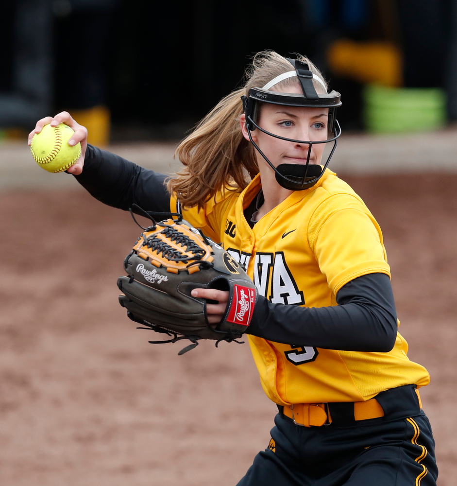 Iowa Hawkeyes starting pitcher/relief pitcher Allison Doocy (3) against UW Green Bay Tuesday, March 27, 2018 at Bob Pearl Field. (Brian Ray/hawkeyesports.com)