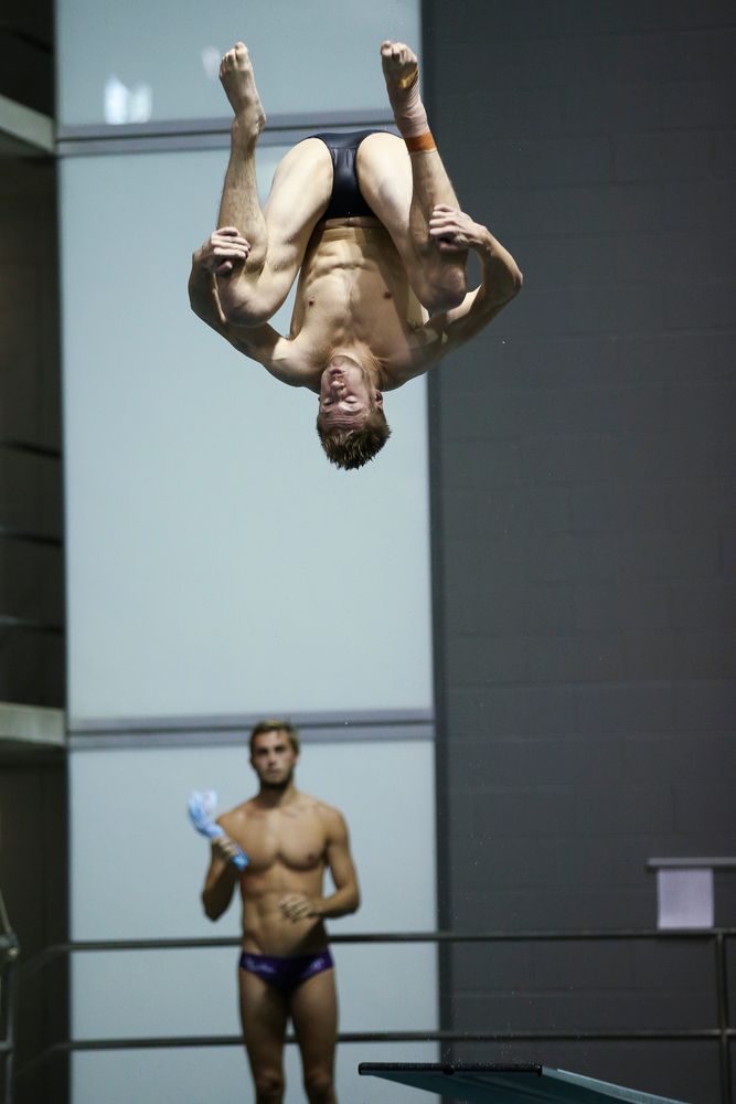 Iowa's William Brenner competes in the men's 1-meter springboard competition during the third day of the Hawkeye Invitational at the Campus Recreation and Wellness Center on November 16, 2018. (Tork Mason/hawkeyesports.com)
