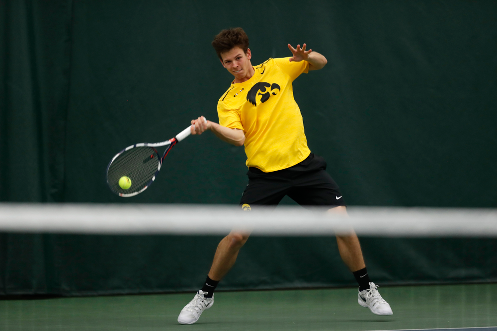 Piotr Smietana against the Illinois Fighting Illini Saturday, March 31, 2018 at Hawkeye Tennis and Recreation Center. (Brian Ray/hawkeyesports.com)