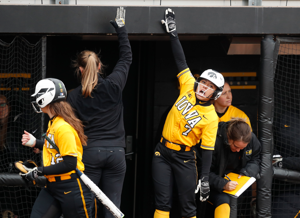 Iowa Hawkeyes infielder Lea Thompson (7) against UW Green Bay Tuesday, March 27, 2018 at Bob Pearl Field. (Brian Ray/hawkeyesports.com)