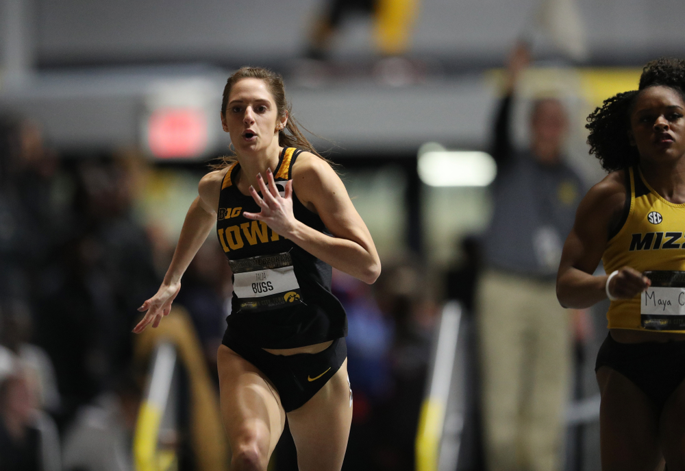 Iowa's Talia Buss runs the 200 meter premier during the 2019 Larry Wieczorek Invitational Friday, January 18, 2019 at the Hawkeye Tennis and Recreation Center. (Brian Ray/hawkeyesports.com)