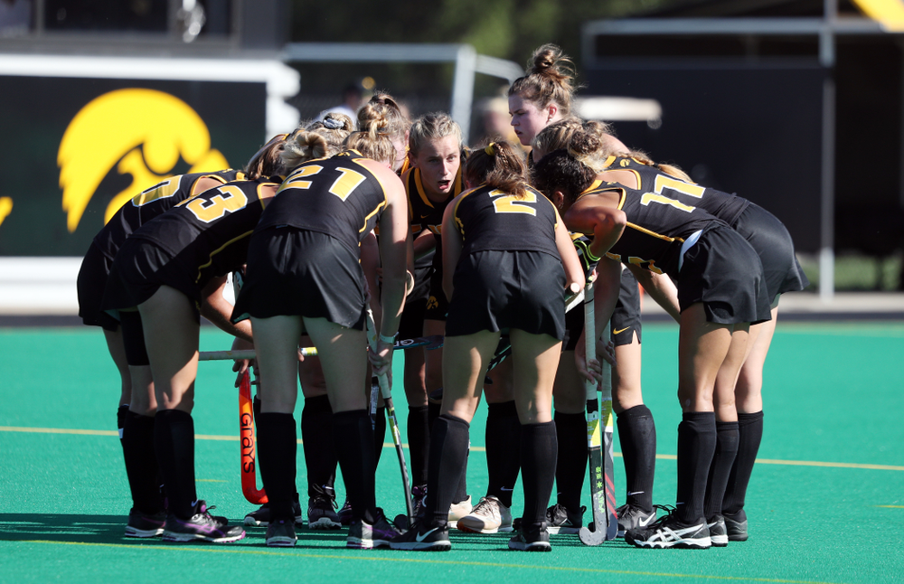 Iowa Hawkeyes Katie Birch (11) sets up a penalty corner against Central Michigan Friday, September 6, 2019 at Grant Field. The Hawkeyes won the game 11-0. (Brian Ray/hawkeyesports.com)