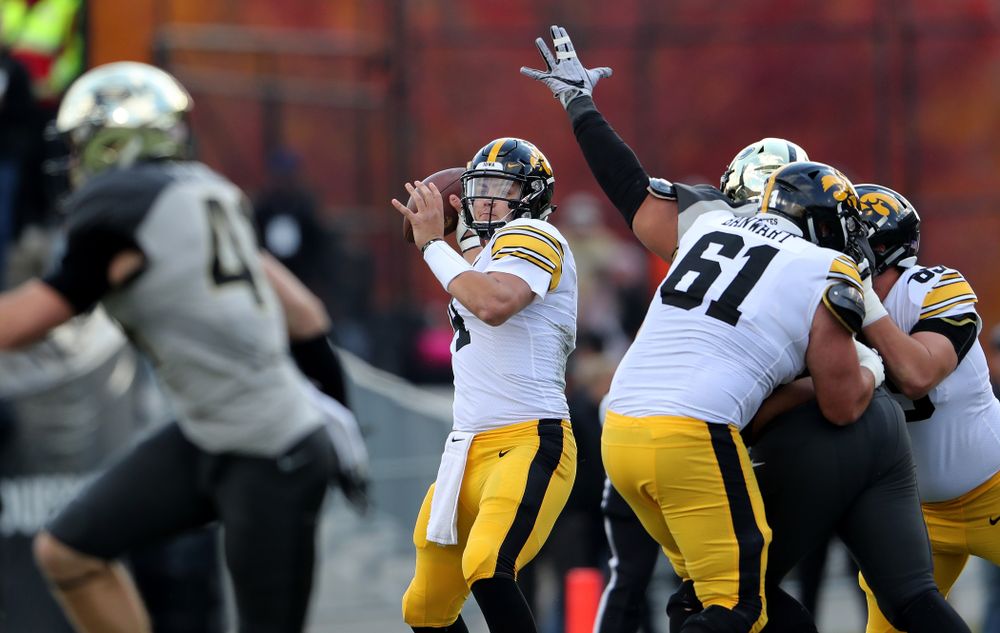 Iowa Hawkeyes quarterback Nate Stanley (4) against the Purdue Boilermakers Saturday, November 3, 2018 Ross Ade Stadium in West Lafayette, Ind. (Brian Ray/hawkeyesports.com)