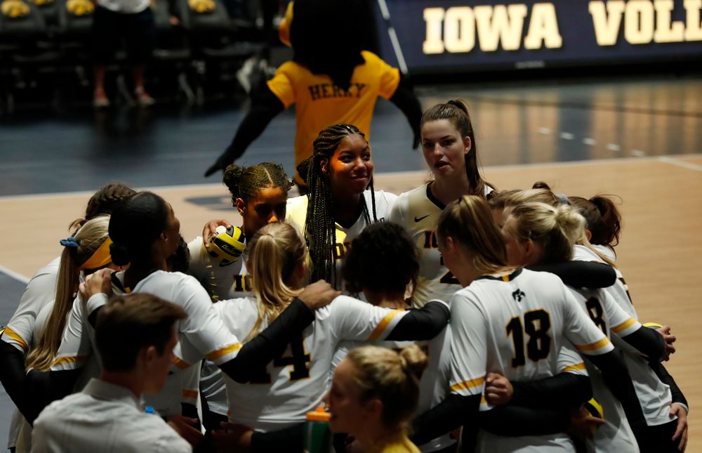 The Iowa Hawkeyes against the Michigan Wolverines Sunday, September 23, 2018 at Carver-Hawkeye Arena. (Brian Ray/hawkeyesports.com)