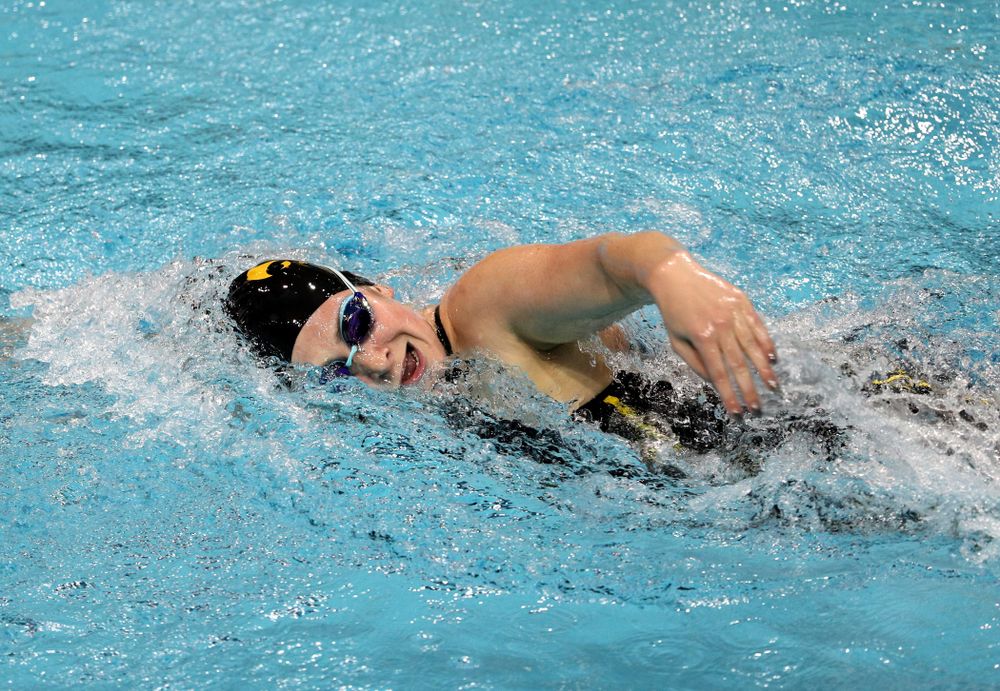 Iowa's Abbey Schneider swims the 1000-yard freestyle against the Iowa State Cyclones in the Iowa Corn Cy-Hawk Series Friday, December 7, 2018 at at the Campus Recreation and Wellness Center. (Brian Ray/hawkeyesports.com)