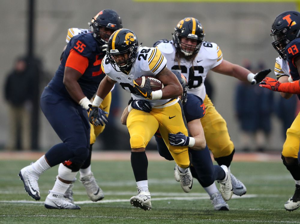Iowa Hawkeyes running back Toren Young (28) against the Illinois Fighting Illini Saturday, November 17, 2018 at Memorial Stadium in Champaign, Ill. (Brian Ray/hawkeyesports.com)