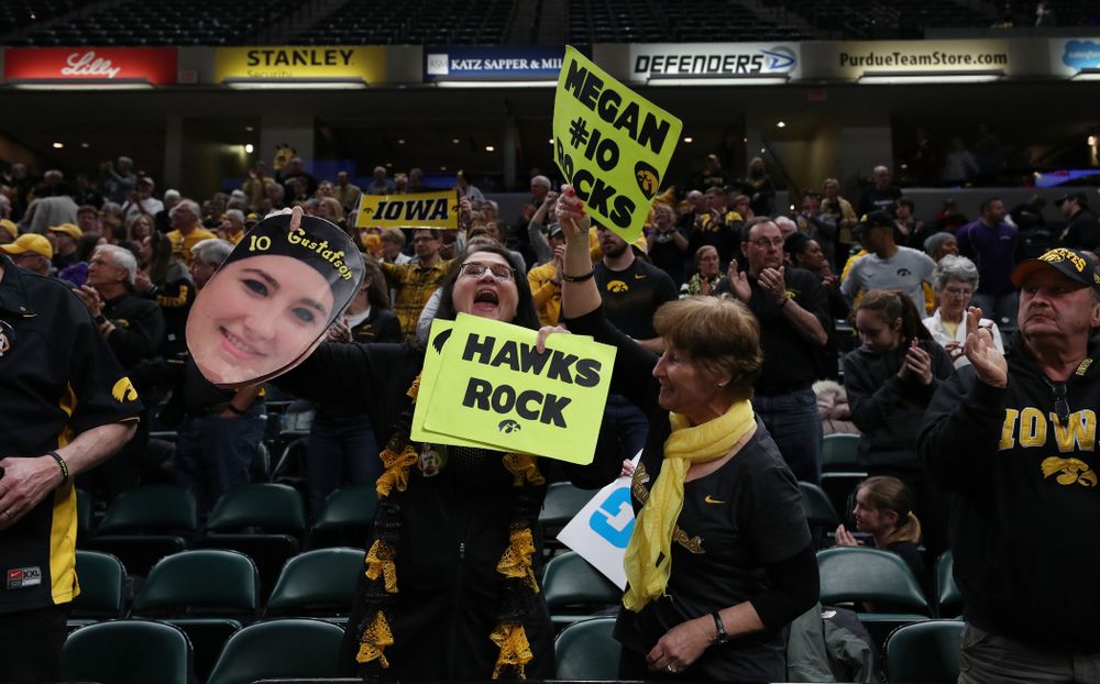 Eva Gustafson against the Indiana Hoosiers in the quarterfinals of the Big Ten Tournament Friday, March 8, 2019 at Bankers Life Fieldhouse in Indianapolis, Ind. (Brian Ray/hawkeyesports.com)