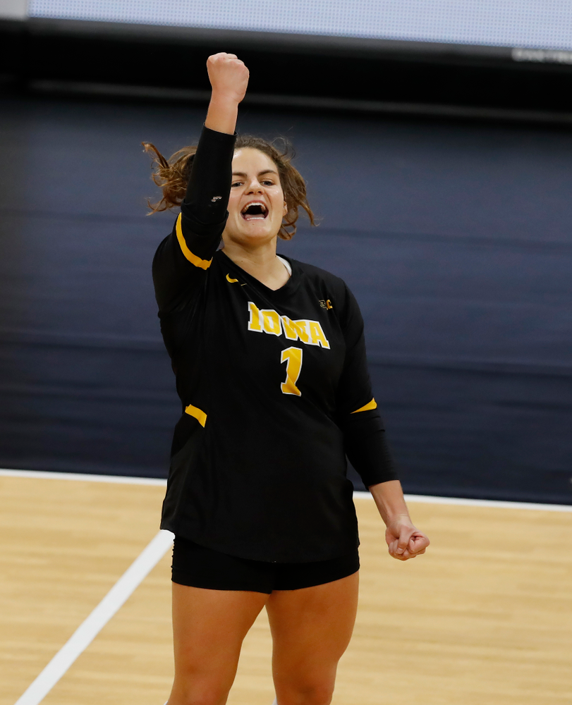 Iowa Hawkeyes defensive specialist Molly Kelly (1) against Eastern Illinois Sunday, September 9, 2018 at Carver-Hawkeye Arena. (Brian Ray/hawkeyesports.com)