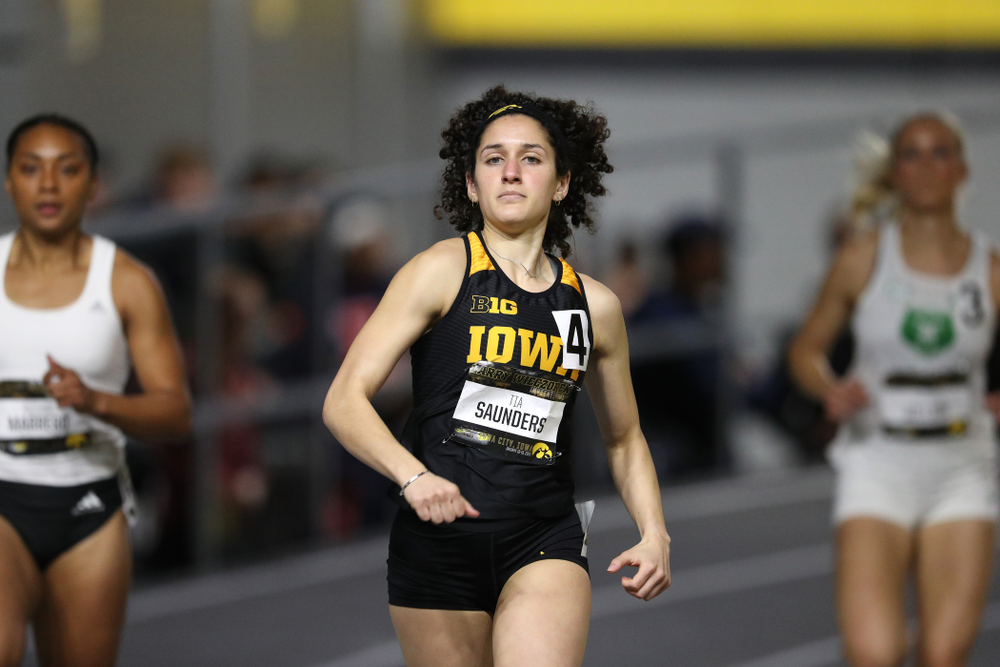Iowa's Tia Saunders runs the 600 meter premier during the 2019 Larry Wieczorek Invitational Friday, January 18, 2019 at the Hawkeye Tennis and Recreation Center. (Brian Ray/hawkeyesports.com)