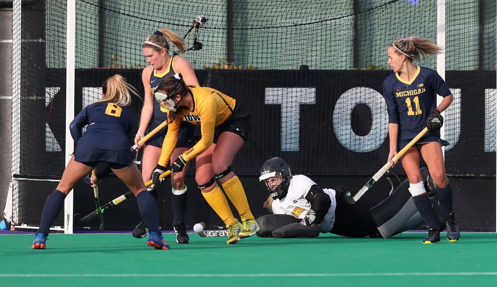 Iowa Hawkeyes Leslie Speight (96) defends a shot on a penalty corner against the Michigan Wolverines in the semi-finals of the Big Ten Tournament Friday, November 2, 2018 at Lakeside Field on the campus of Northwestern University in Evanston, Ill. (Brian Ray/hawkeyesports.com)