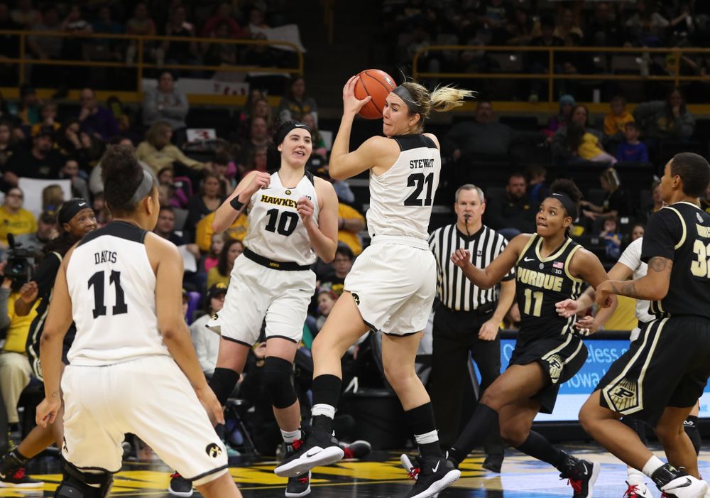 Iowa Hawkeyes forward Hannah Stewart (21) against the Purdue Boilermakers Sunday, January 27, 2019 at Carver-Hawkeye Arena. (Brian Ray/hawkeyesports.com)