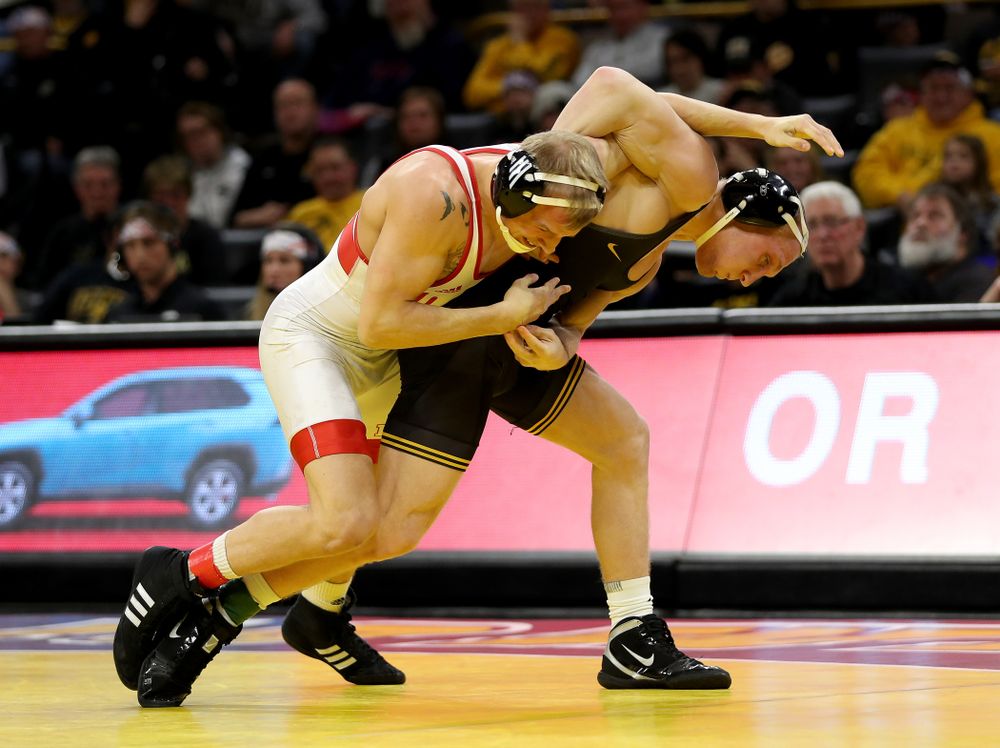 Iowa’s Kaleb Young wrestles Nebraska’s Peyton Rob at 157 pounds Saturday, January 18, 2020 at Carver-Hawkeye Arena. Young won the match 6-4. (Brian Ray/hawkeyesports.com)