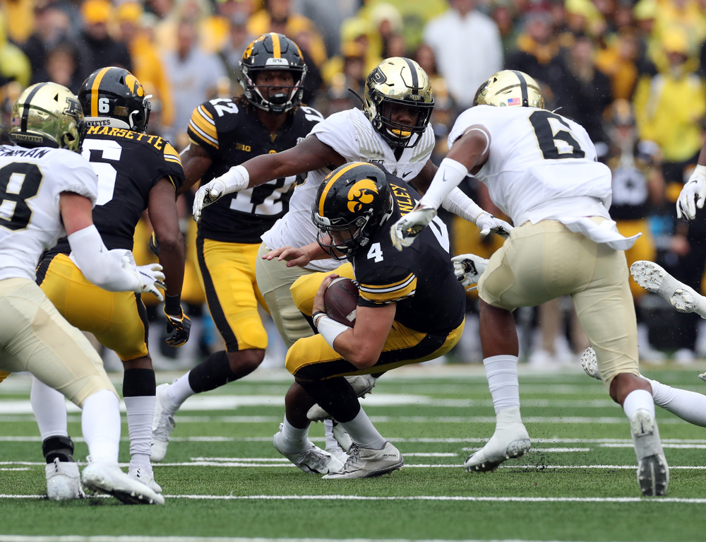Iowa Hawkeyes quarterback Nate Stanley (4) against the Purdue Boilermakers Saturday, October 19, 2019 at Kinnick Stadium. (Brian Ray/hawkeyesports.com)