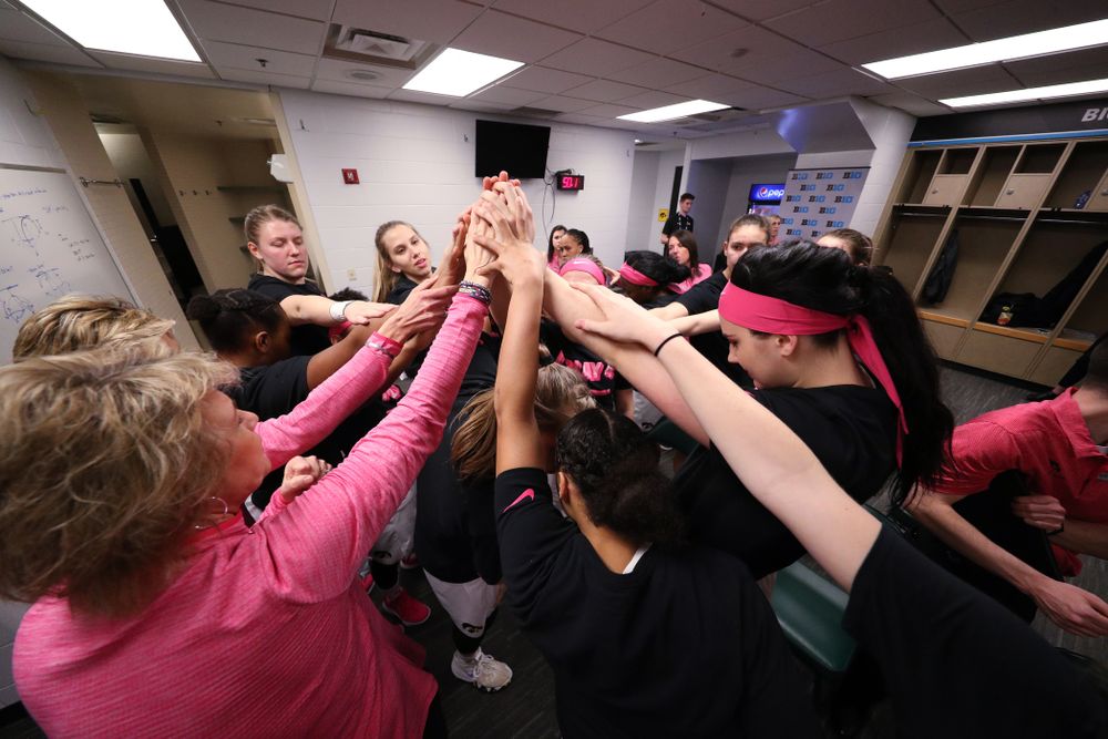 The Iowa Hawkeyes against the Rutgers Scarlet Knights in the semi-finals of the Big Ten Tournament Saturday, March 9, 2019 at Bankers Life Fieldhouse in Indianapolis, Ind. (Brian Ray/hawkeyesports.com)