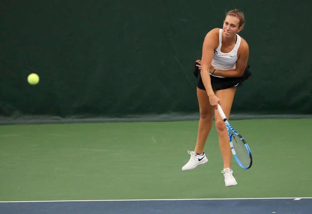 Ashleigh Jacobs serves in a doubles match during the second day of the ITA Central Regional Championships at the Hawkeye Tennis and Recreation Complex on October 13, 2018. (Tork Mason/hawkeyesports.com)