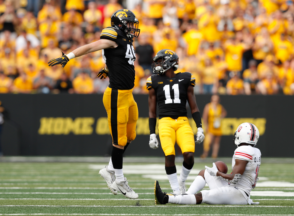 Iowa Hawkeyes linebacker Nick Niemann (49) against the Northern Illinois Huskies Saturday, September 1, 2018 at Kinnick Stadium. (Brian Ray/hawkeyesports.com)
