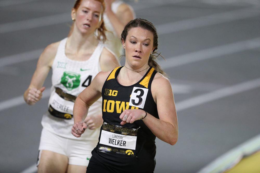 Iowa's Lindsay Welker runs the 1000 meters during the 2019 Larry Wieczorek Invitational Friday, January 18, 2019 at the Hawkeye Tennis and Recreation Center. (Brian Ray/hawkeyesports.com)