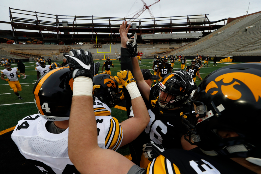 The Iowa Hawkeyes during the final spring practice Friday, April 20, 2018 at Kinnick Stadium. (Brian Ray/hawkeyesports.com)