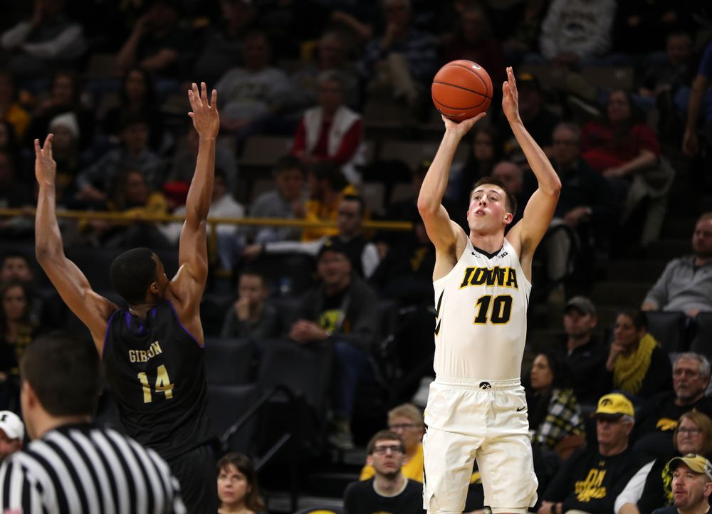 Iowa Hawkeyes guard Joe Wieskamp (10) against the Western Carolina Catamounts Tuesday, December 18, 2018 at Carver-Hawkeye Arena. (Brian Ray/hawkeyesports.com)