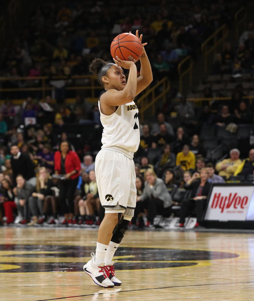 Iowa Hawkeyes guard Tania Davis (11) against the Purdue Boilermakers Sunday, January 27, 2019 at Carver-Hawkeye Arena. (Brian Ray/hawkeyesports.com)
