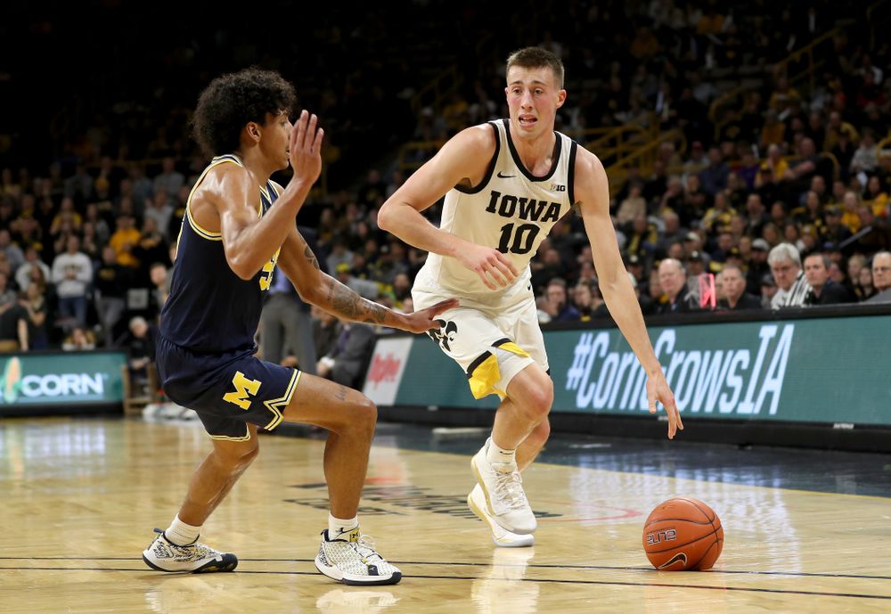 Iowa Hawkeyes guard Joe Wieskamp (10) against the Michigan Wolverines Friday, January 17, 2020 at Carver-Hawkeye Arena. (Brian Ray/hawkeyesports.com)