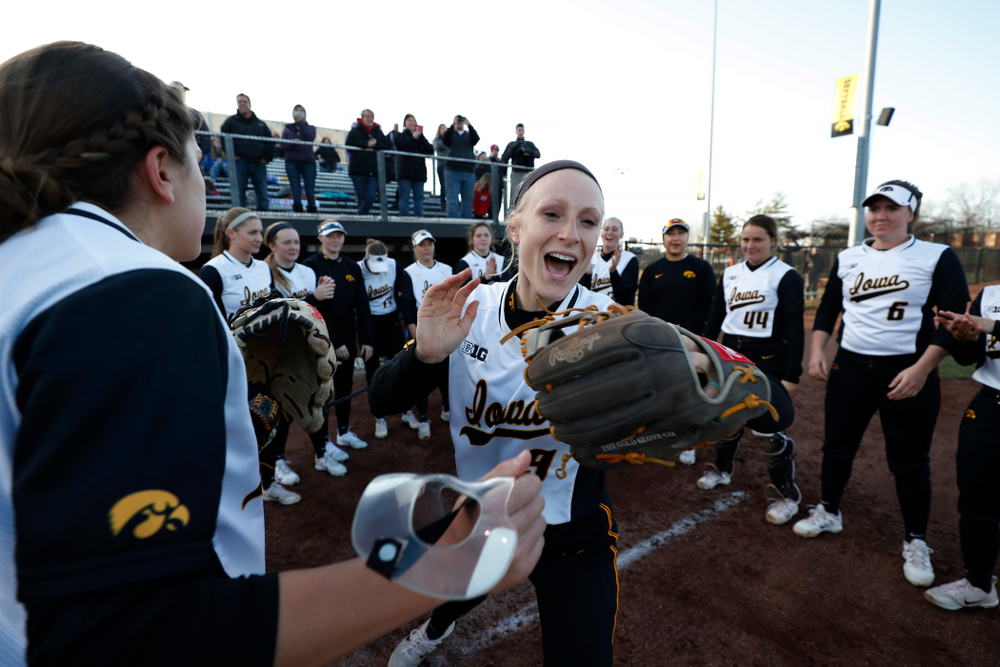 Iowa Hawkeyes infielder Sarah Kurtz (9) against Western Illinois Tuesday, April 17, 2018 at Bob Pearl Field. (Brian Ray/hawkeyesports.com)