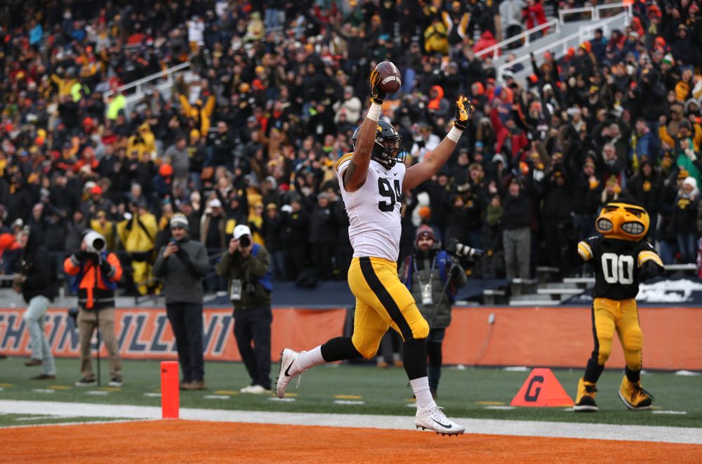 Iowa Hawkeyes defensive end A.J. Epenesa (94) against the Illinois Fighting Illini Saturday, November 17, 2018 at Memorial Stadium in Champaign, Ill. (Brian Ray/hawkeyesports.com)