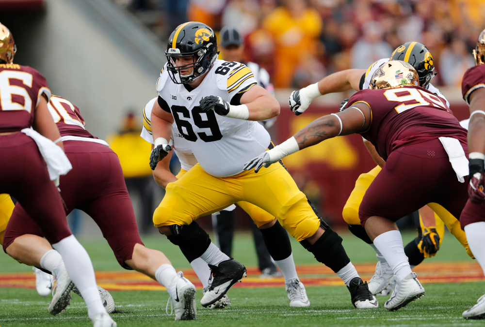 Iowa Hawkeyes offensive lineman Keegan Render (69) against the Minnesota Golden Gophers Saturday, October 6, 2018 at TCF Bank Stadium. (Brian Ray/hawkeyesports.com)