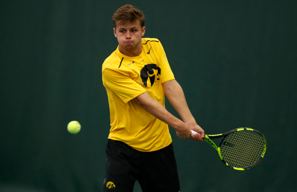 Will Davies against the Illinois Fighting Illini Saturday, March 31, 2018 at Hawkeye Tennis and Recreation Center. (Brian Ray/hawkeyesports.com)