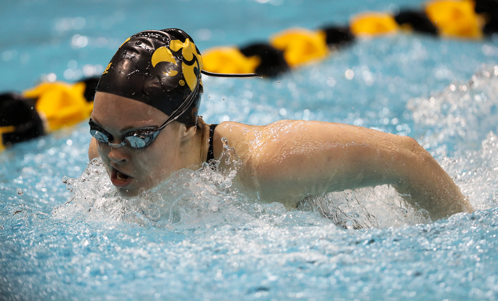 Iowa's Lexi Horner competes in the 400-yard IM during the third day of the Hawkeye Invitational at the Campus Recreation and Wellness Center on November 16, 2018. (Tork Mason/hawkeyesports.com)