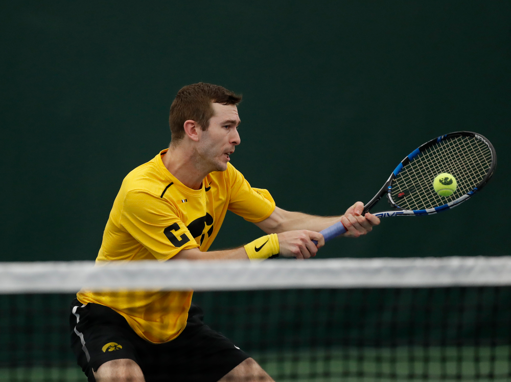 Joe Tyler and Jake Jacoby play a doubles match against the Illinois Fighting Illini Saturday, March 31, 2018 at Hawkeye Tennis and Recreation Center. (Brian Ray/hawkeyesports.com)